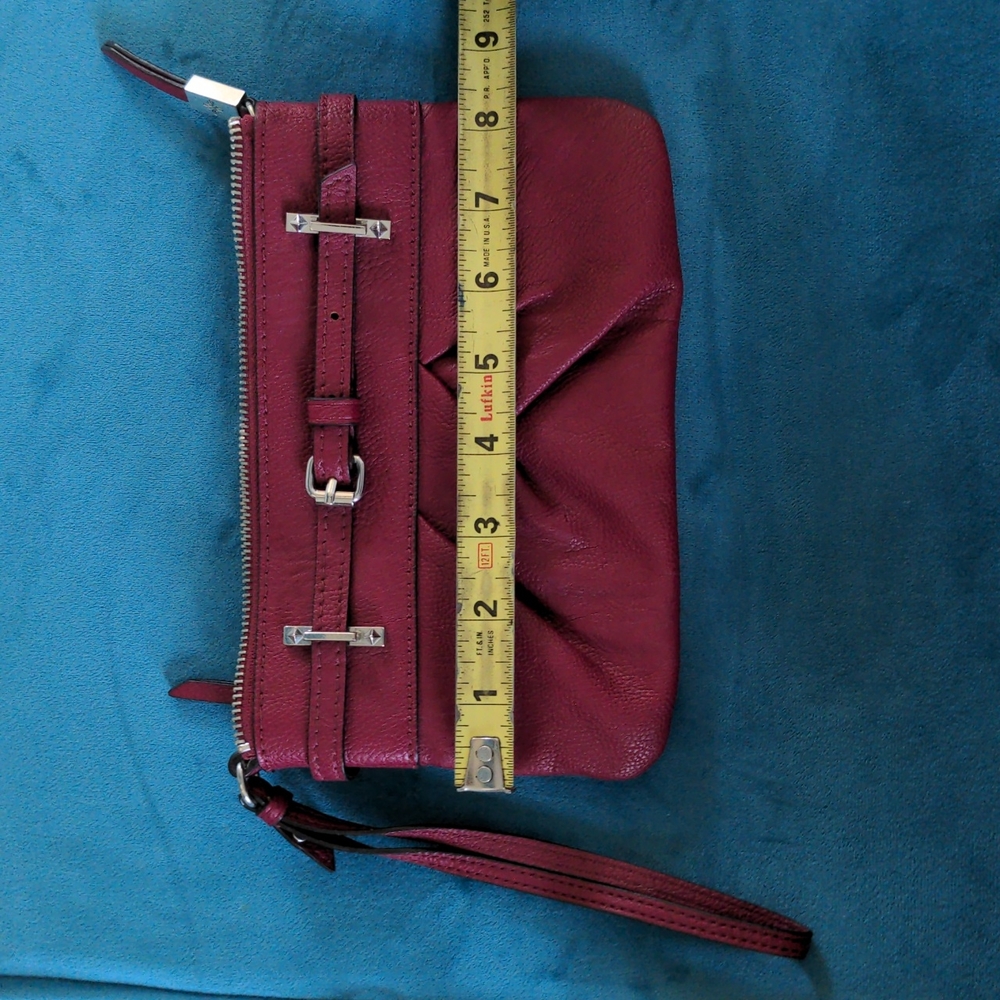 Burgundy wrist handbag
